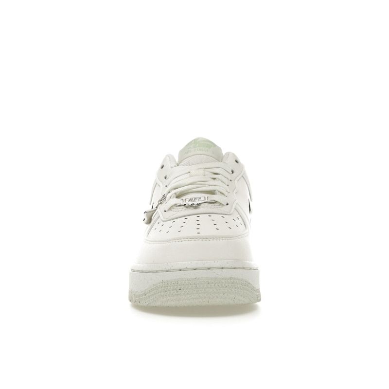 Nike WMNS Air Force 1 '07 SE Next Nature 'Sail Liquid Metal' FN8540-100 Damen Freizeitsneakers