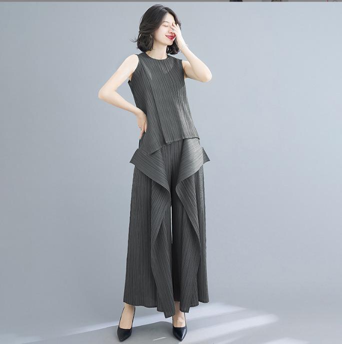 2025 Stylish Miyake Pleated Slimming Irregular Fashion Pants