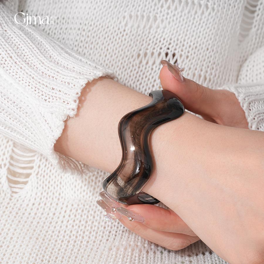 European and American retro irregular wave opening bracelet temperament versatile acrylic bracelet personalized jewelry