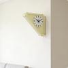 Orologio Angolare Triangolare Acrilico Satinato da Parete Bianco Crema