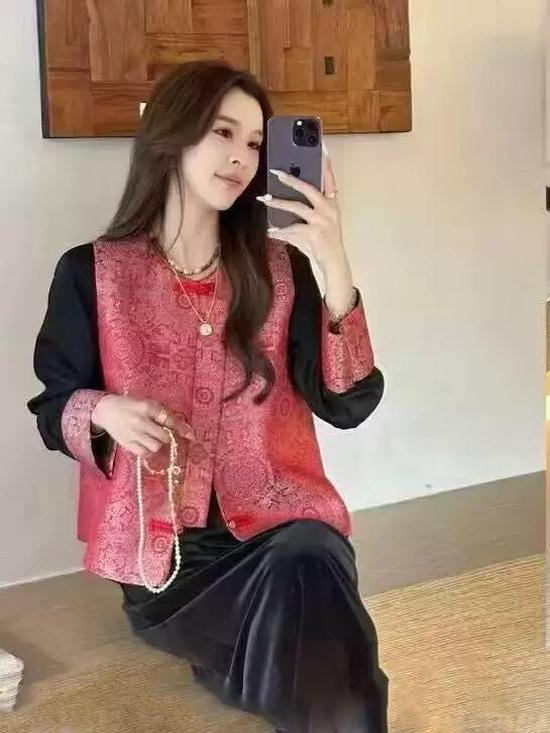 

Женский красный жилет и рубашка с цветными блоками, комплект из двух предметов, весна/осень 2025 M красный