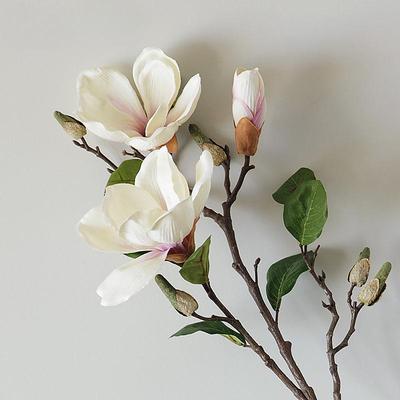 Retro Magnolia Artificial Flower Arrangement - Decorative Single Stem Bouquet for Living Room or Dining Table.
