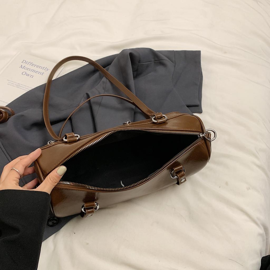 Autumn and winter retro large-capacity bright hand-held messenger bag casual fashion lady shoulder bag