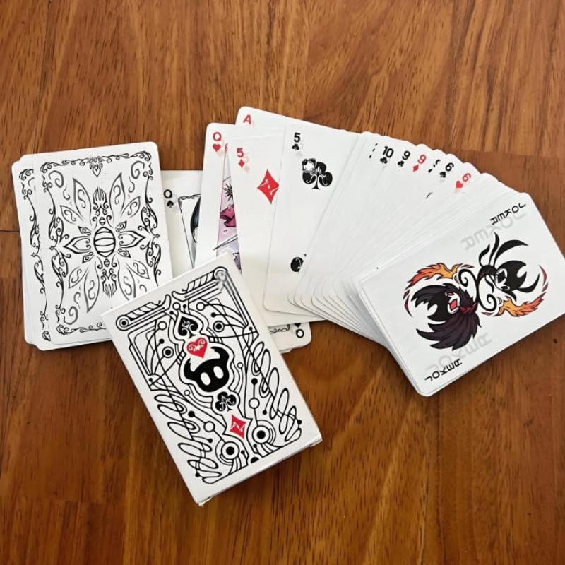 Hollow Knight Schwarz Weiß Spielkarte Kartenspiel Kartengruppe Sammlerset Für Partyspiele Kartentricks Und Magie
