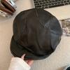 Wasteland Punk Crinkle-Leder-Barett | Abgenutzter Vintage-Malerhut & Gesichtsformendes Streetwear