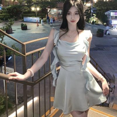 Sommer Neue Koreanische Stil Satin Kleid frauen Kurze Design Gefühl Sanfte Elegante Einfarbig Slip Band Taille Kleid