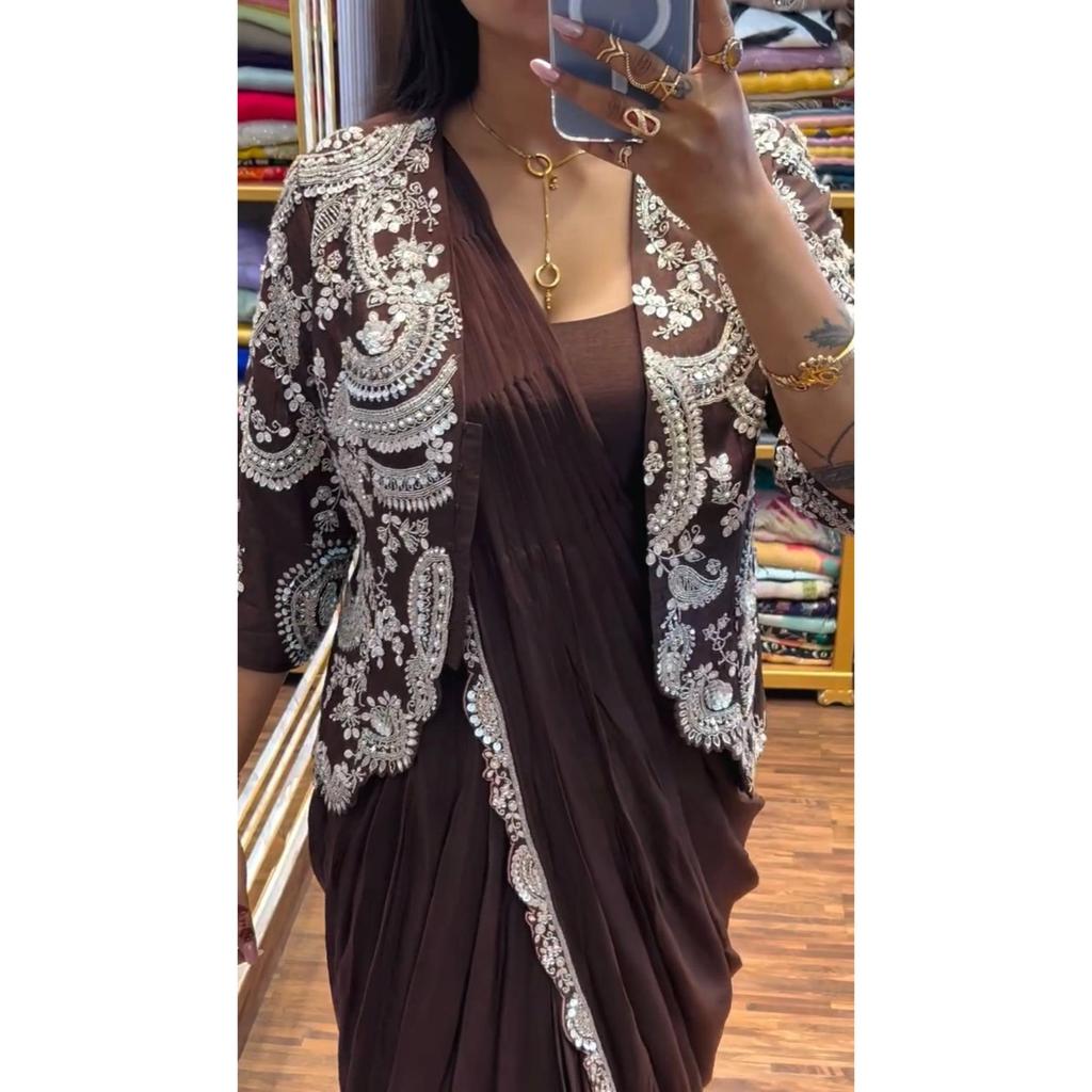 Nowy Superhit – Indyjsko-Zachodnia Saree typu draping z ciężko haftowanym koti na wysokiej jakości tkaninie chinon