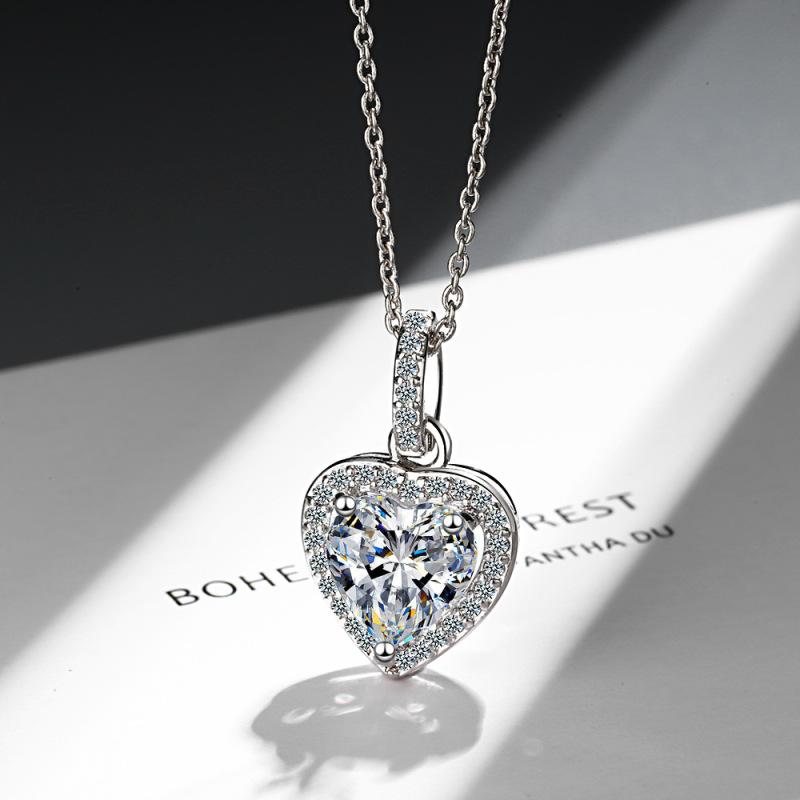 Collana Zircone da Donna a Forma di Cuore Pieno di Diamanti Catena Corta da Girocollo Minimalista Temperamento Rete Rossa INS Ciondolo Amore da Donna