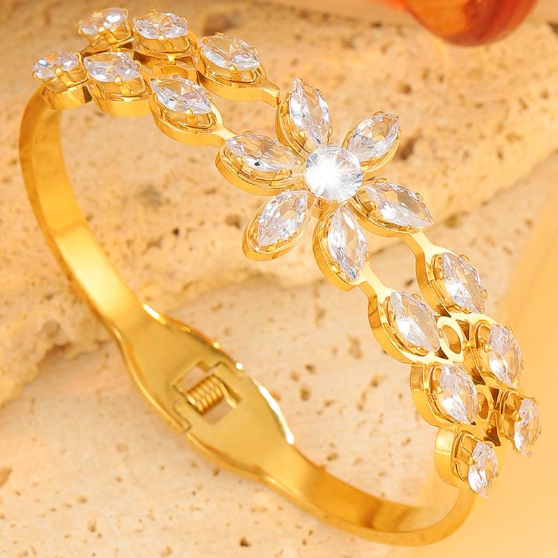 Titanium Steel Light Luxury Hexagram Bracelet Fashionable and Versatile Jewelry Bracelet