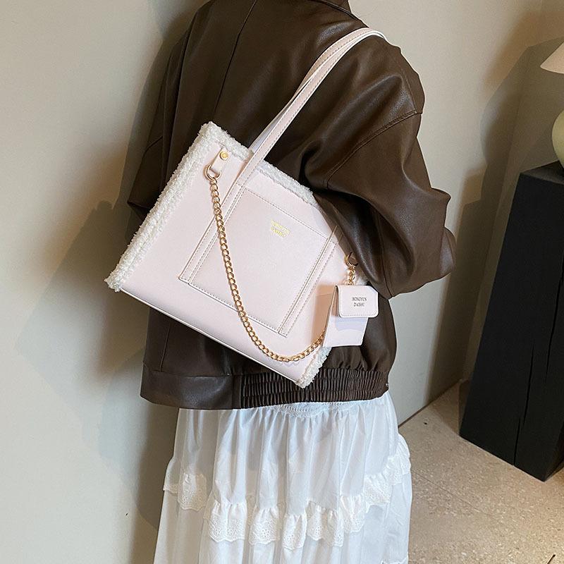 Niche lamb wool handbag women's 2025 new high-end shoulder bag large-capacity commuter tote mother and child bag