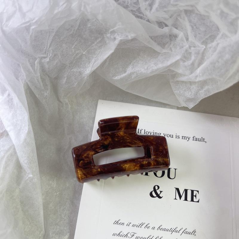 

Простая Легкая Роскошь Ретро Геометрическая Заколка для Волос Модная Коричневая Заколка-Краб из Ацетата Цвета Ореховой Скорлупы Аксессуары для Волос для Женщин Девушек Hair Claws