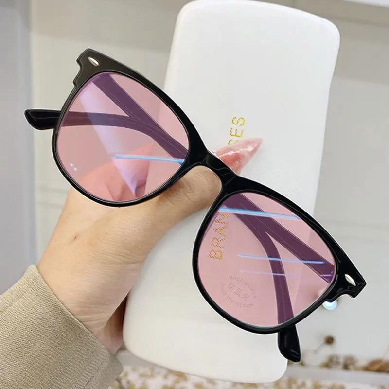 Outdoor Photochromic Eyeglasses Classic Vintage Retro Color Changing Oval Framed Sun Eyeglasses Unisex Design for Women Men Sun Shade Anti-UV Eyewear