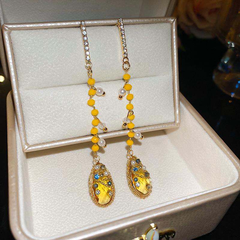 

Серьги-подвески овальной формы с инкрустированными стразами, кисточками и жемчугом для женщин, французские ретро, темпераментные, легкая роскошь, темпераментный циркон