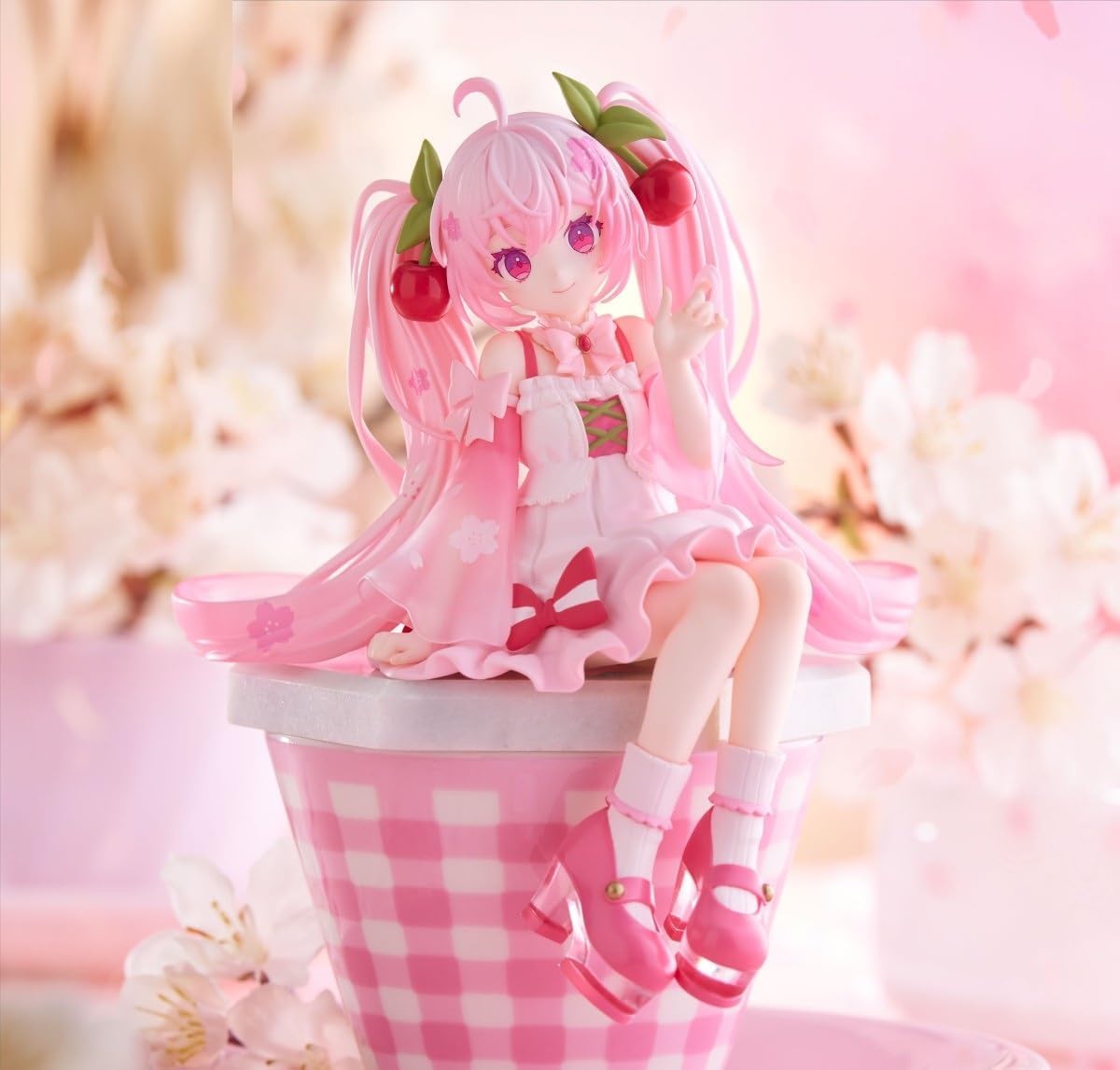 

Фигурка Хацунэ Мику Фигурка Хацунэ Мику Noodle Stopper Сакура Мику 2025 Официальный