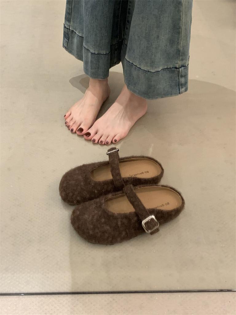 French Evening Wind Retro Lightweight Light Mouth Baotou with Lamb Bread Toe Girl Muller Shoes Wearing Slippers Woman