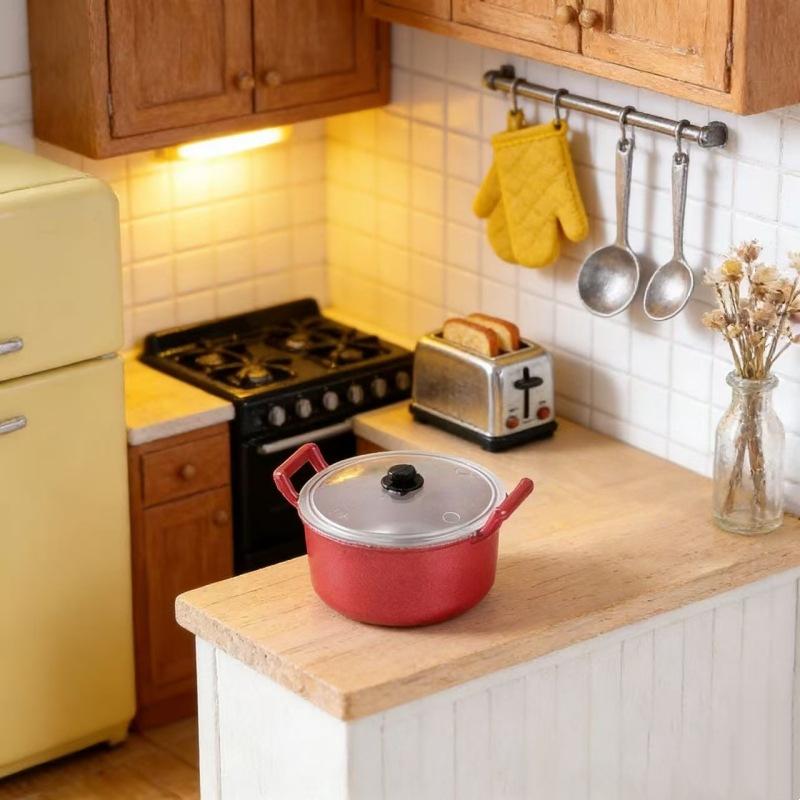 1Pcs Dollhouse Kitchen Utensil Cooking Ware Play Kitchen Toy Mini Double Ear Red Soup Pot With Lid Doll House Accessories