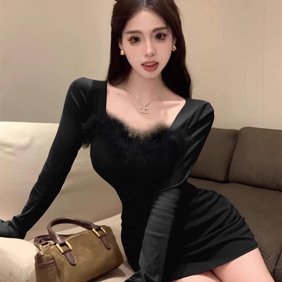 New product fur collar dress for women's autumn pure desire, sexy hip-wrapped mom skirt, short skirt with base and inner skirt.