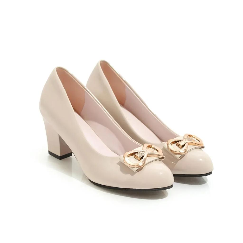 Mode 2024 Neue Damenschuhe Heißer Verkauf Slipper Damen High Heels Mode Metalldekoration Büro und Karriere Schmetterlingsknotenabsätze Damen