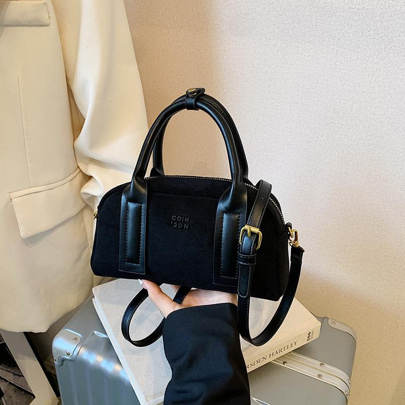 Vintage suede bag women's 2025 new exquisite going out handbag premium commuter shoulder messenger bag