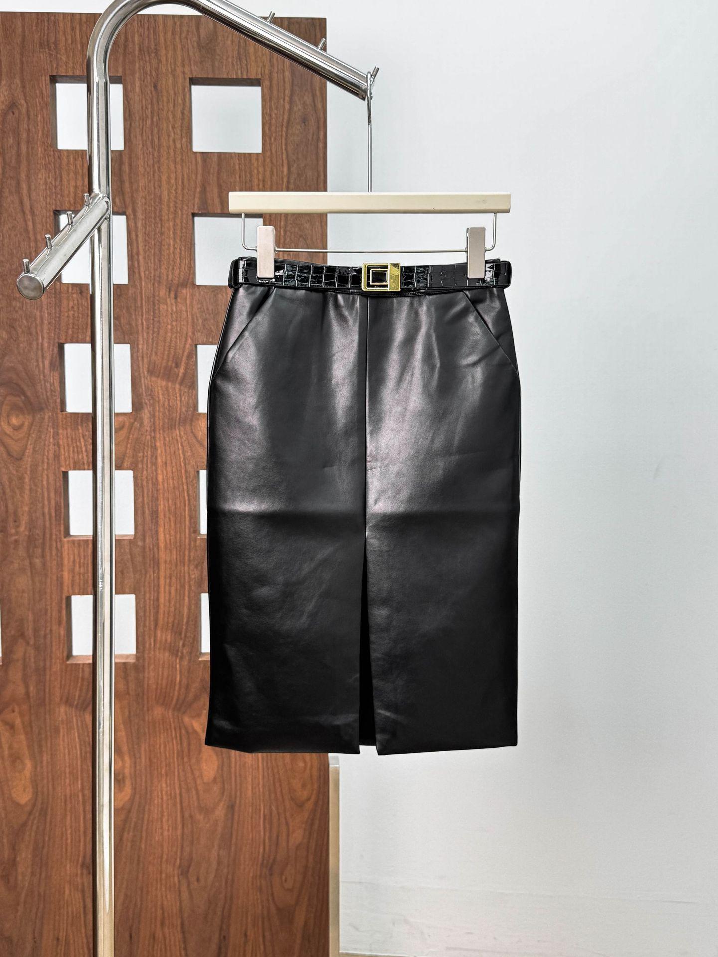 

Chic Queen Style PU Leather Skirt: French-Inspired, Slimming, Hip-Hugging Midi L