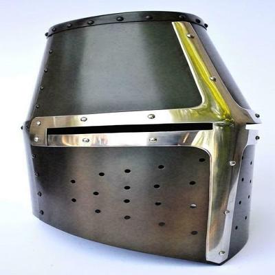18 Gauge Stahl Mittelalterlicher geschwärzter Deutscher Großer Helm