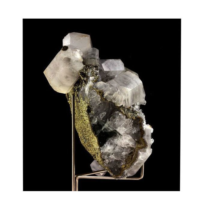 Pierres et Minéraux. Calcite, Pyrite, Fluorite. 1168.0 ct. El Hammam Mine, Meknès, Maroc.