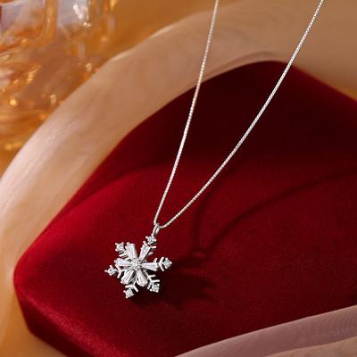 Unique Design, Rotatable Snowflake Necklace, Women's Sweater Chain, High-end Autumn and Winter, Niche Collarbone Women