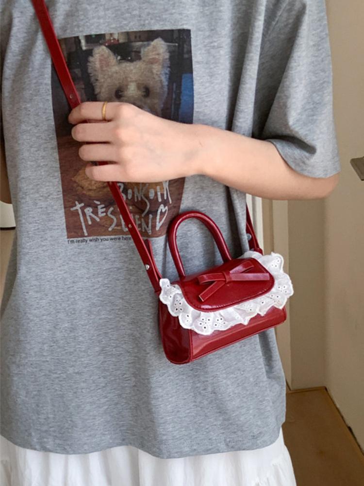 Exquisite Lace Splicing Messenger Bag for Women Korean Style Sweet Bow Knot Magnetic Buckle Handbags Spring Cute Lipstick Bags