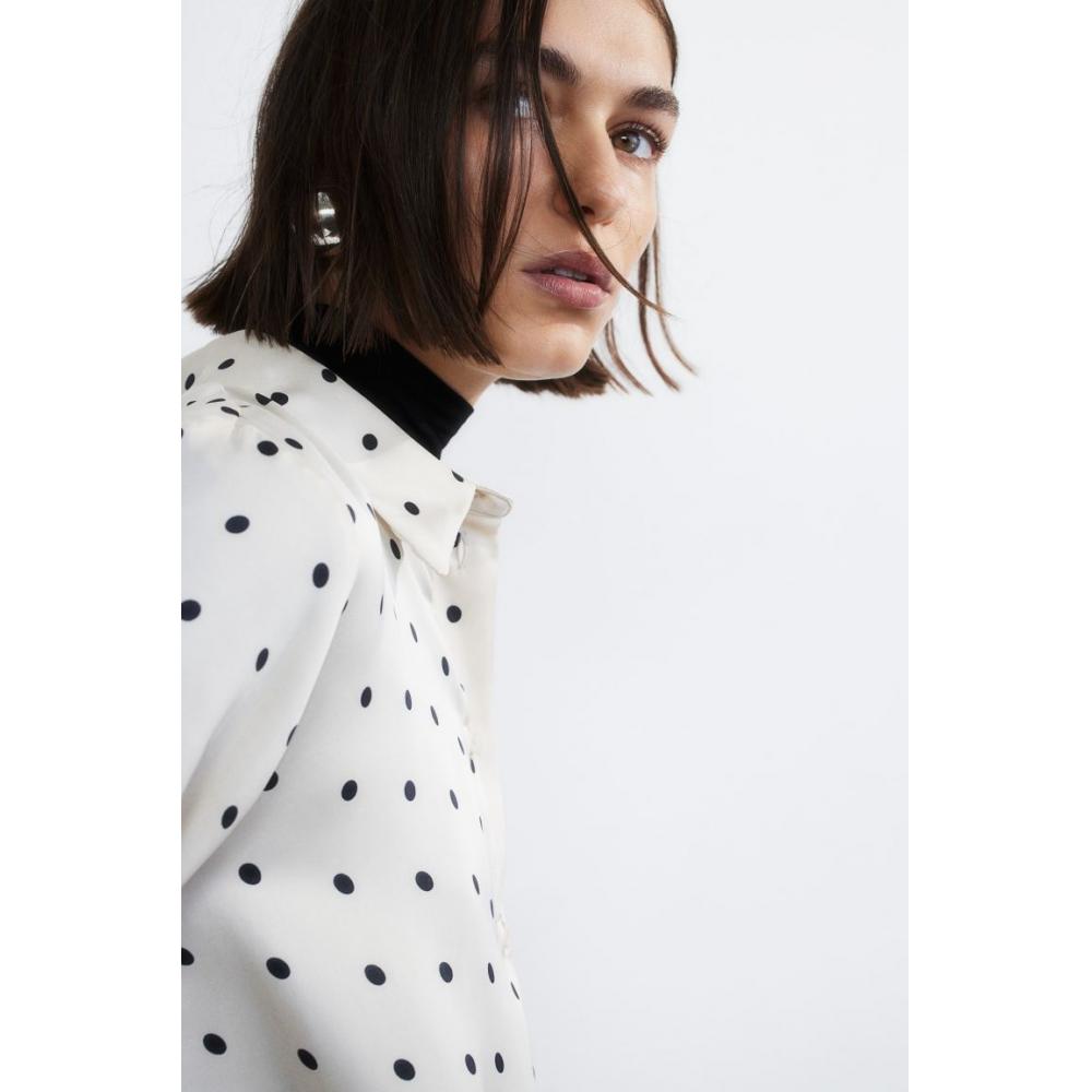 

H M pointed collar shirt cream dots