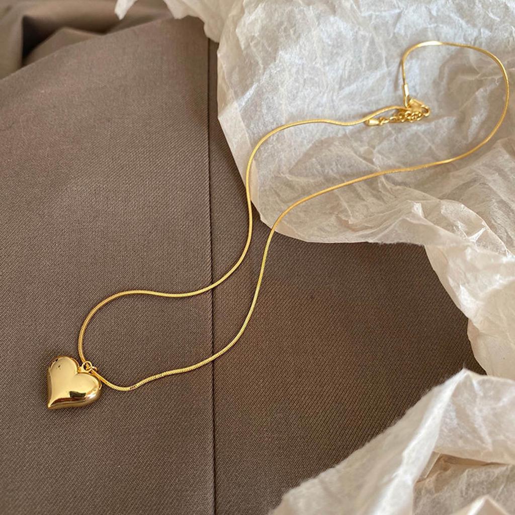 Heart Pendant Necklaces Heart Choker Heart Pendant Collarbone Chain Heart Choker Titanium Steel Material for Girls Woman