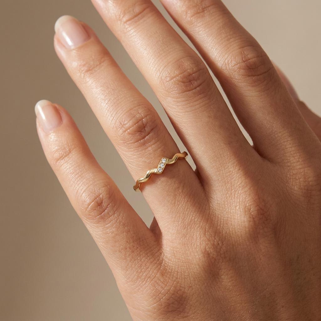 Trendy 14K Gold-Plated Stainless Steel Three Zircon Wave Design Engagement Gift Ring Women Hypoallergenic Waterproof