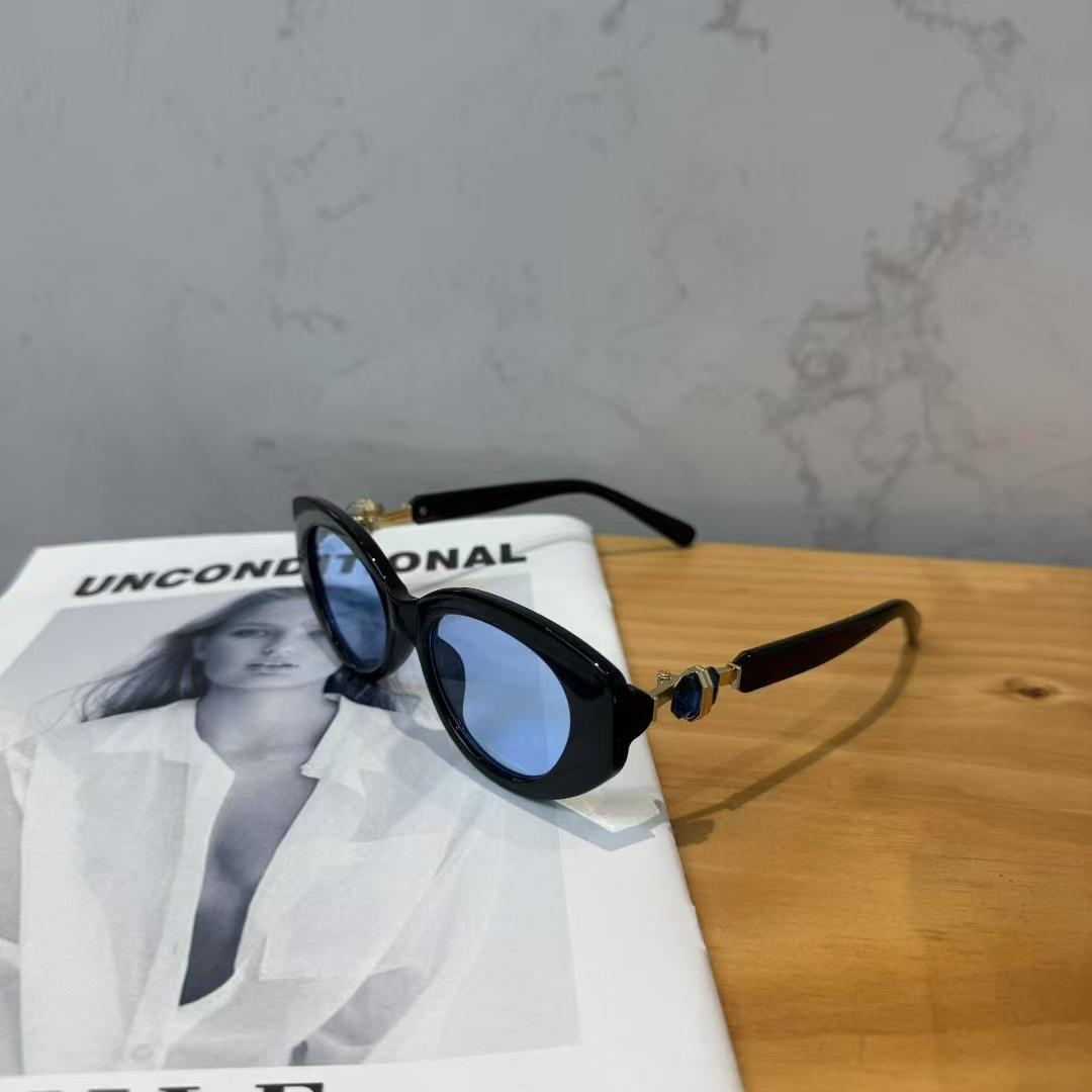 Cat Eye Shape Sunglasses ladies Fashion Stylish Rhinestone Decoration Sun Glasses ladies Holiday Travelling Female Sunglass for daily use