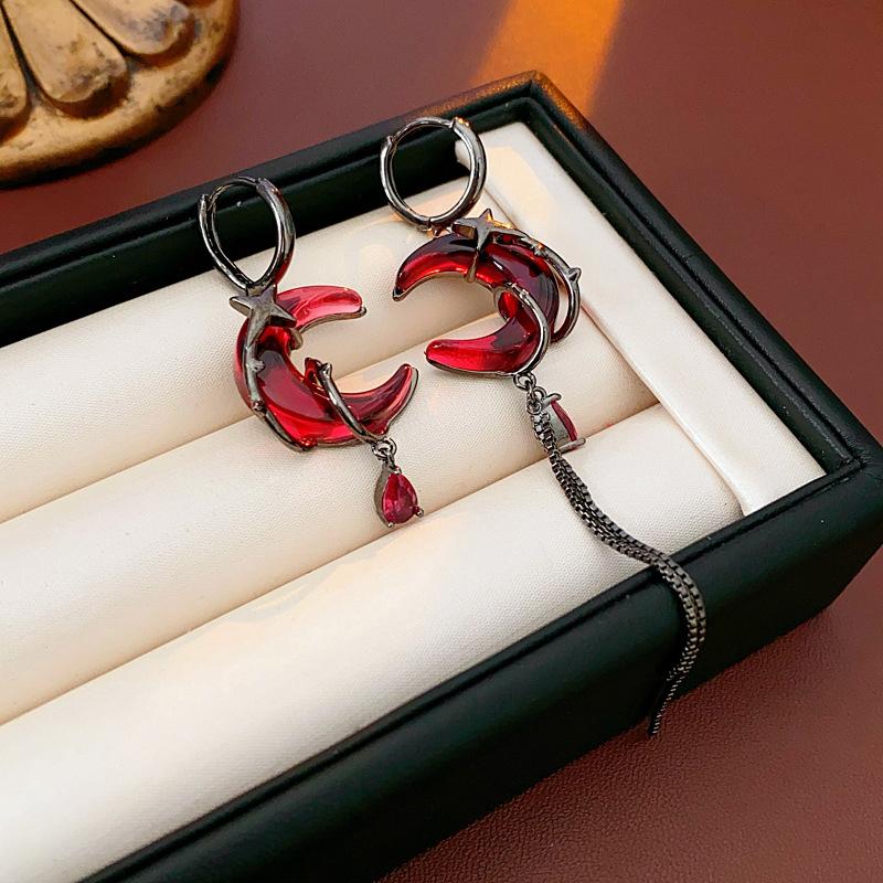 Red Moon Gem Asymmetric Earrings Personality Hip-Pop Gothic Dark Ear Pendants Tassel Chain Eardrop Ear Buckle Jewelry Accessory