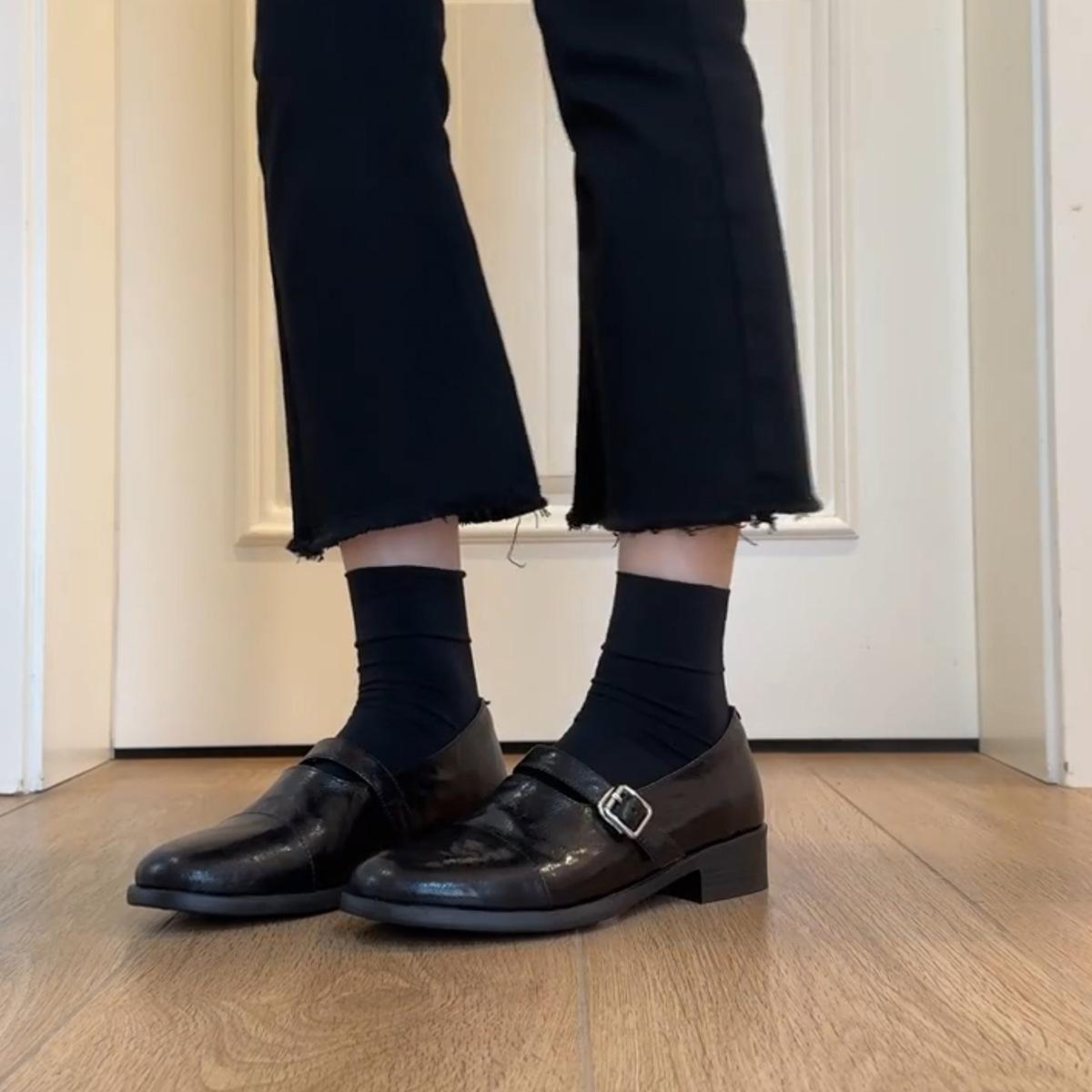 

Sheepskin version~ row style retro low-heeled small leather shoes women s one-pedal belt buckle leather loafers new small single shoes 35