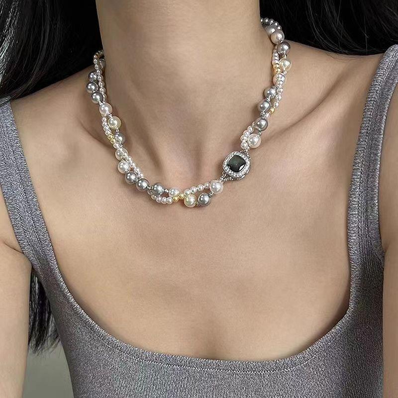 2025 High-End Gothic Punk Necklace: Y2K Dark Style Clavicle Chain for Women