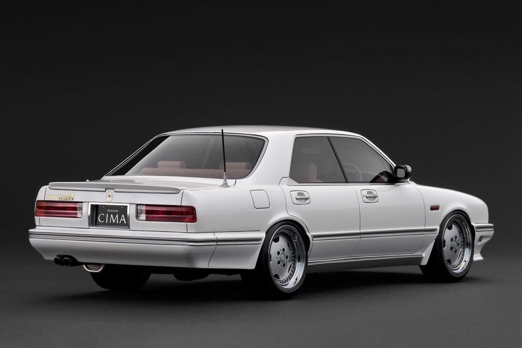 Ignition Model NISSAN CEDRIC CIMA Pearl White Finished Model IG3903 TK.Company 1/18 (Y31)