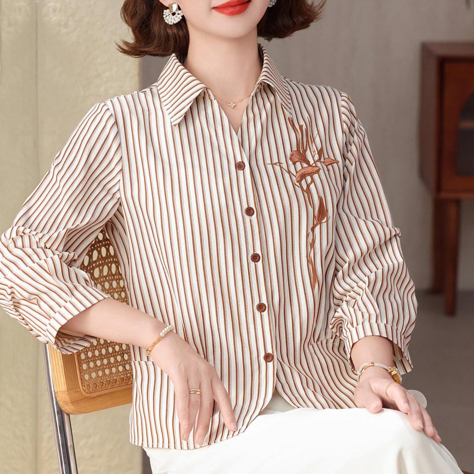 

2026 New Striped Seven-Sleeve Shirt for Middle-Aged Women - Spring/Summer Fashion for Moms 5XL - 150-165 lbs кофейный