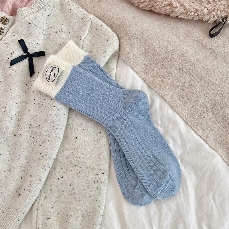 Patterned Multi-color Wool Socks for Children, Suitable for Autumn and Winter, Providing Warmth and Extra Thickness, Chunky Socks, Mid-calf Length.