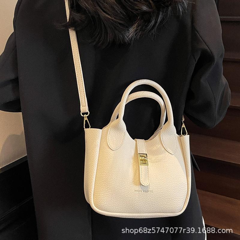 Korean version ins portable small bag women's 2025 new casual fashion bucket bag women's work shoulder messenger bag