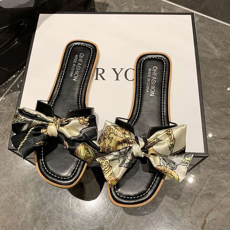 

Foot width fat fat large size women s shoes 35-43 bow cool slippers women s versatile Korean version soft flat bottom non-slip one-word drag 666 чёрный