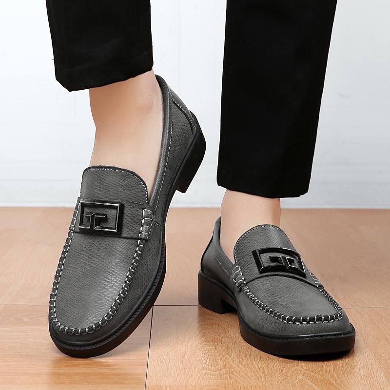 Luxury Brand Men's Comfortable Business Casual Leather Shoes New Fashionable Outdoor Men's Soft Sole Anti Slip Hand Sewn Loafers
