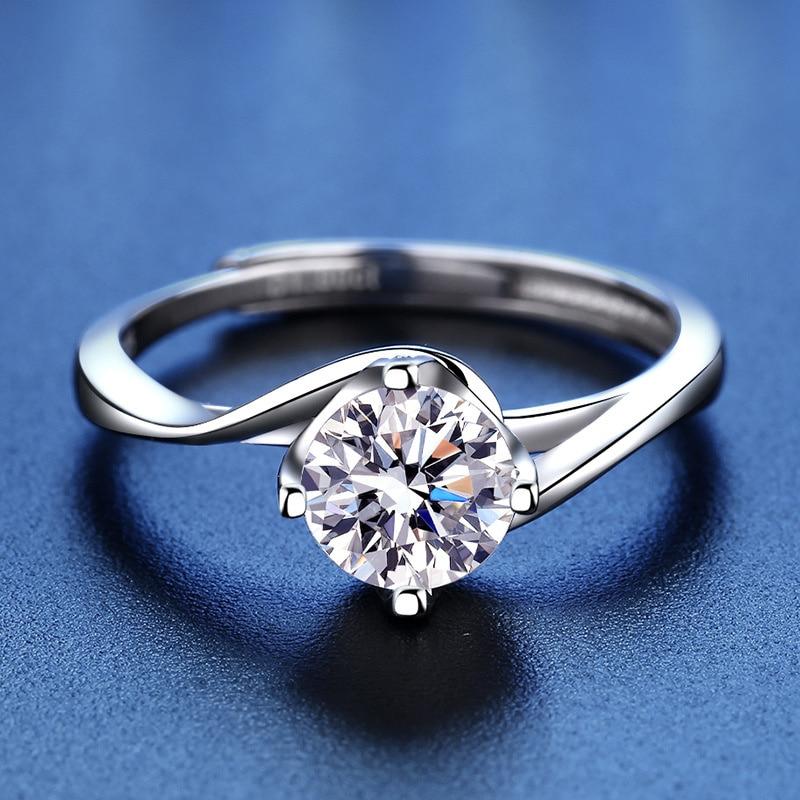 Bague Ringen 1ct VVS Moissanite Jewelry Snubní prsten 925 Sterling Silver pokovený bílým zlatem Čtyři otevřené prsteny Twist Design s drápy