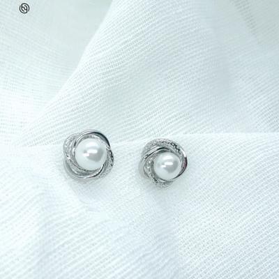 Moda Trendi İç İçe Geçmiş İnci Küpeler Basit Yaratıcı Küpeler Çok Yönlü Mizaç