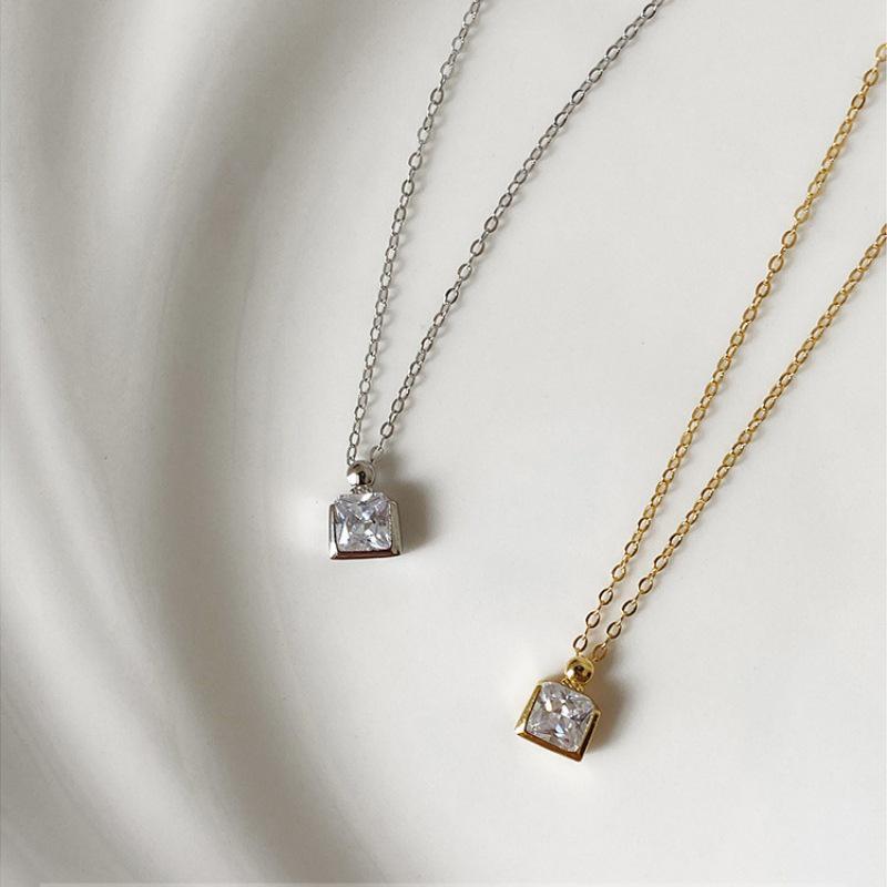 French Style White Perfume Bottle Necklace for Women - Shiny Square Diamond Pendant Clavicle Chain, Lightweight Luxury 2024.