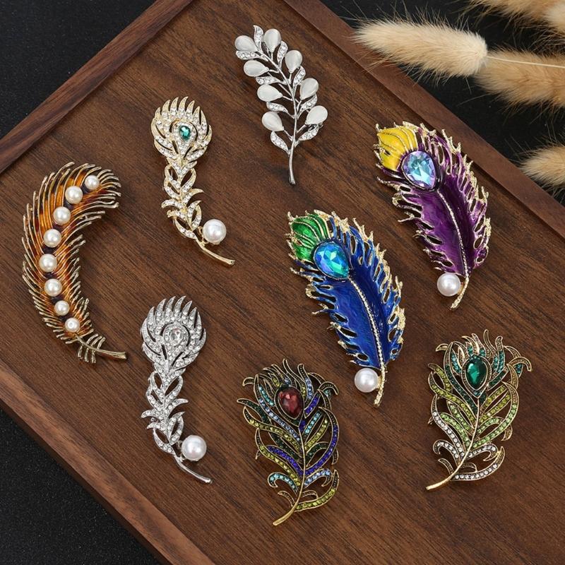 Vintage Style Peacocks Feather Brooch With Shimmering Rhinestones For Formal Event Fashion Clothing Accessories