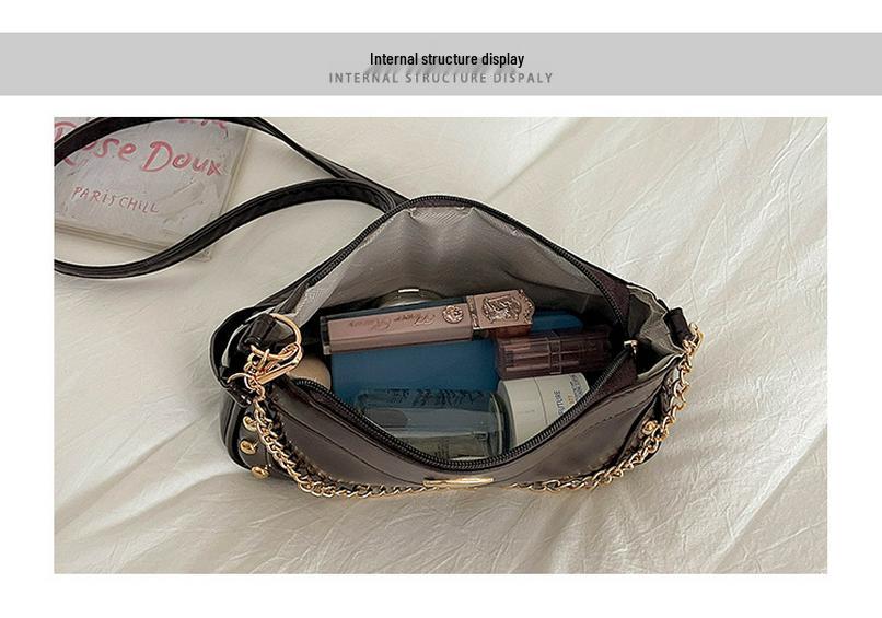Retro Lightweight Riveted Chain 2026 Fashion Crossbody Baguette Bag