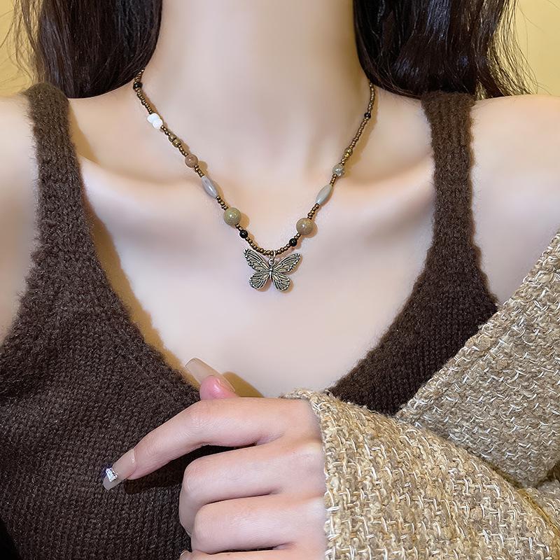 Chinese Zen Butterfly Necklace - Elegant Retro Clavicle Chain for Women, Versatile High-End Ethnic Style Accessory