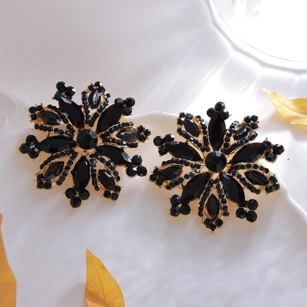 Floral Style Fashion Earrings With Electroplated Finish For Ladies Accessories