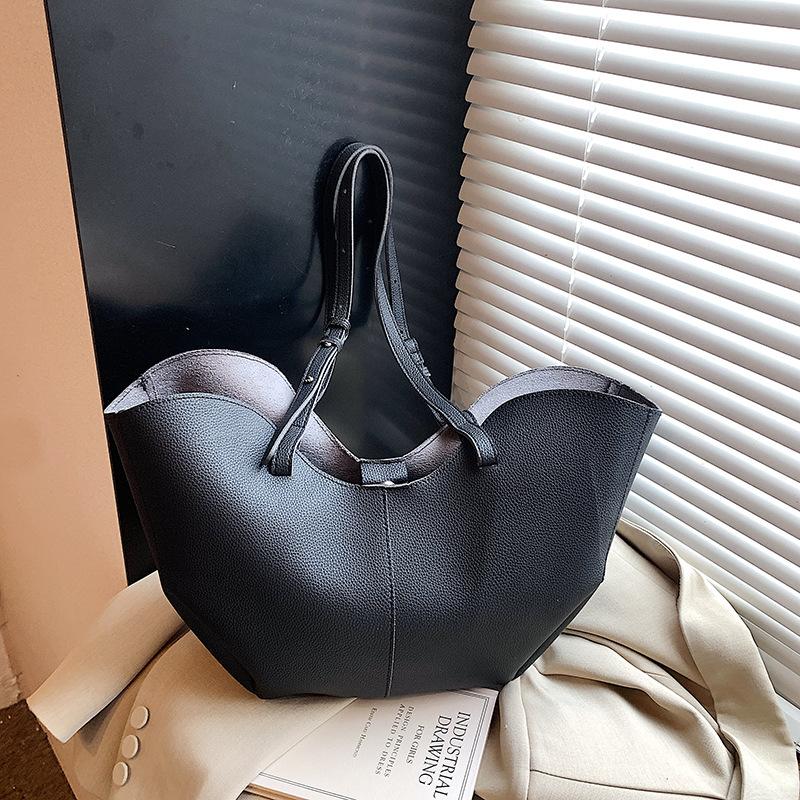 New Korean Large-Capacity Tote Bag Women'S Soft Leather Commuter Shoulder Bag Versatile Underarm Bag Fashionable Wing Bag