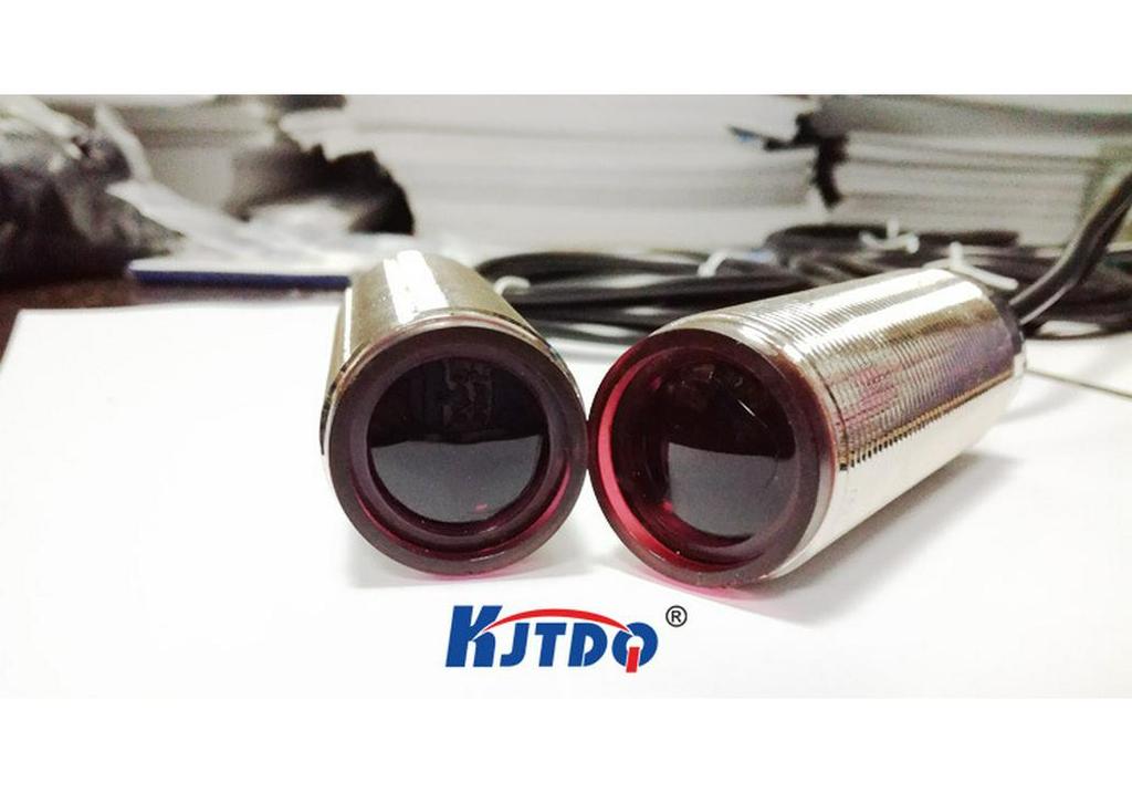 KJTDQ M30 Three-wire PNP Through-beam Photoelectric Sensor, 24V Normally Open